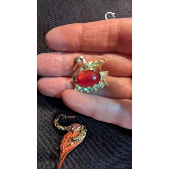 Vintage Swan-Themed Brooch Lot Rhinestones & Enamel Elegant Collectible Pins - Picture 8 of 11